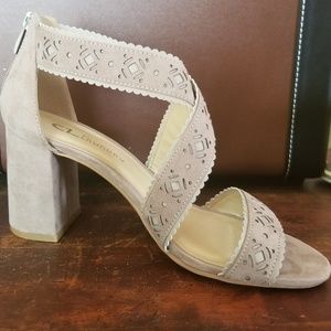 8.5 M CL by Laundry Taupe Suede Heels